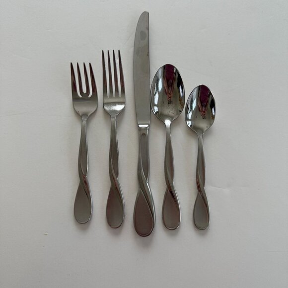 Oneida Aquarius Stainless Steel 5-Piece Flatware Set Forks Spoons Knife Modern D - Picture 1 of 1